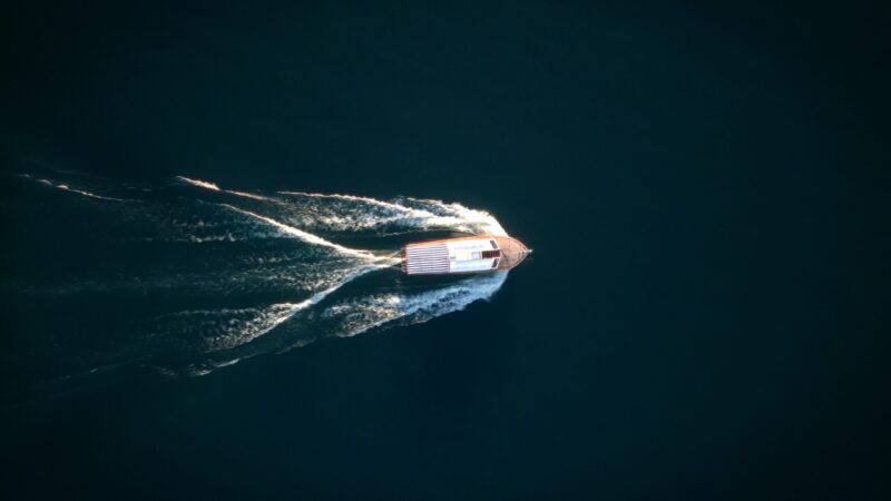 Die Geschichte der Schifffahrt auf dem Bolsenasee: Von den Dampfschiffen zu den heutigen Ausflugsfahrten
